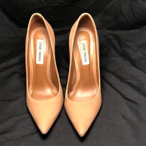 Steve Madden Nude Suede Primpy Pump GUC